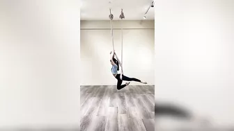 1️⃣8️⃣8️⃣空瑜串連 Aerial Yoga (依涵)