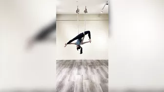 1️⃣8️⃣8️⃣空瑜串連 Aerial Yoga (依涵)