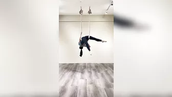 1️⃣8️⃣8️⃣空瑜串連 Aerial Yoga (依涵)