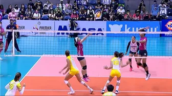 Creamline takes first set vs. F2 Logistics | 2022 PVL Reinforced Conference