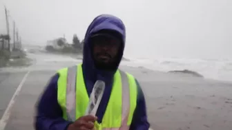 Heavy wind, rain hits Vilano Beach area