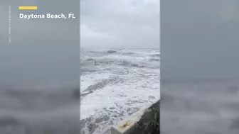 Nicole batters Florida, Daytona Beach sees storm surge, floods | USA TODAY