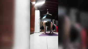 Faccio l'albero e provo una nuova posizione yoga, c'è la farò??? ????????????