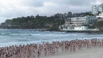 Erstmals 2.500 Menschen nackt am Bondi Beach - einige der besten Bilder