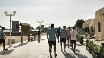 England team at the beach ahead of Qatar World Cup match against Wales | 5 News