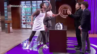 ¡EL PRIMER CONCURSANTE QUE HACE ESTO! Manu cumple con su palabra | MasterChef Celebrity 7