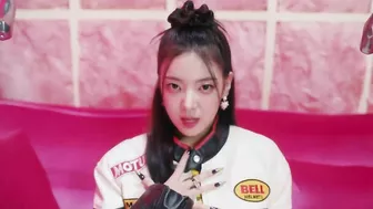 ITZY “Cheshire” M/V @ITZY