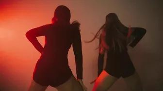 Twerk + Dancehall Female - Liza & Sofi