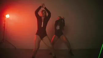 Twerk + Dancehall Female - Liza & Sofi