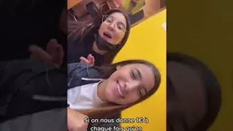 TikTok de Houria Hocini avec sa pote de classe ????????