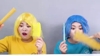 Blue VS Yellow Color Food Challenge! EATING ONLY ONE COLOR FOOD FOR 24 HOURS by HIU 하이유