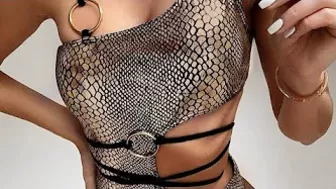 One-shoulder snake bikini 17/10/2021 19:51