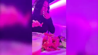 Comiendo Cangrejos ???? Y Vean hasta el Final una Sorpresa [ Mayra Arizaga ]