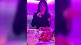 Comiendo Cangrejos ???? Y Vean hasta el Final una Sorpresa [ Mayra Arizaga ]