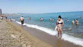 Beach Walking tour - Barcelona Spain - Saint Miquel Beach 2022