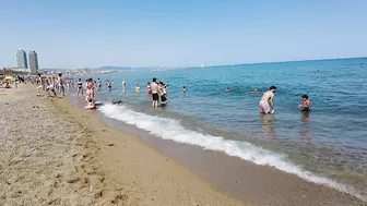 Beach Walking tour - Barcelona Spain - Saint Miquel Beach 2022