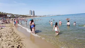 Beach Walking tour - Barcelona Spain - Barceloneta Beach 2022