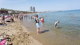 Beach Walking tour - Barcelona Spain - Barceloneta Beach 2022