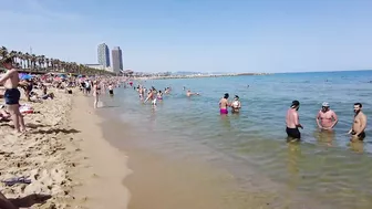 Beach Walking tour - Barcelona Spain - Barceloneta Beach 2022