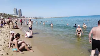 Beach Walking tour - Barcelona Spain - Barceloneta Beach 2022