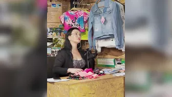 Robo en una tienda de bikinis por una extraña razón