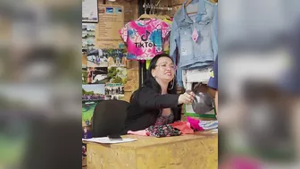 Robo en una tienda de bikinis por una extraña razón