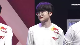 Faker's reaction to his fan doing the Faker roll | T1 Stream Moments | T1 cute moments