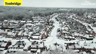 Travel disruption as heavy snow blankets parts of UK