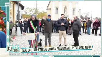 Caro bollette: L'albero di Natale illuminato... pedalando in bici -Oggi è un altro giorno 14/12/2022