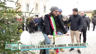 Caro bollette: L'albero di Natale illuminato... pedalando in bici -Oggi è un altro giorno 14/12/2022