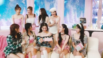 Red Velvet X aespa 'Beautiful Christmas' MV