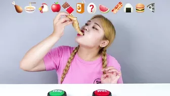 TIKTOK EMOJI MUKBANG???? ???????????????????? YES or No Challenge ASMR Eating Emoji Foods challenge by HIU 하이유