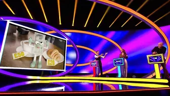 Tim Lovejoy Thinks His Buzzer's Broken! | Celebrity Catchphrase