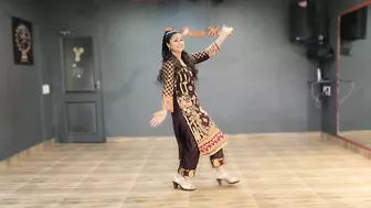 Mera Dil yeh Pukare Aja | instagram Viral Pakistani Girl Aisha Dance style | Reel | Ripanpreet Sidhu