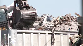 Fort Myers Beach continues to rebuild after Hurricane Ian