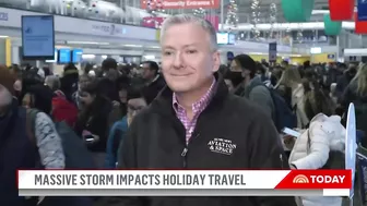 Airlines Prepare For Holiday Travel Surge As Winter Storm Looms