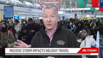 Airlines Prepare For Holiday Travel Surge As Winter Storm Looms