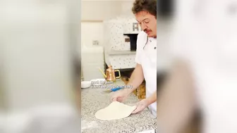 How to stretch Pizza Dough?