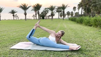 splits & oversplits training. contortion workout. flexible girl. middle split. yoga stretch