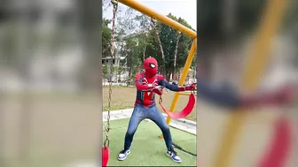 Compilation of funny videos and fighting with pac man of Spider Man's Funny Green