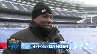 Crews at Soldier Field prepare for frigid Bears game on Christmas Eve