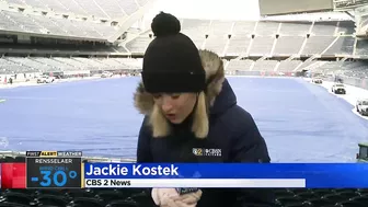 Crews at Soldier Field prepare for frigid Bears game on Christmas Eve