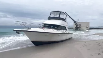 Boat carrying Haitian migrants comes ashore in Palm Beach Shores