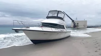 Boat carrying Haitian migrants comes ashore in Palm Beach Shores