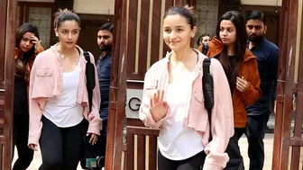 New Mother Alia Bhatt With Her Shy Sister Shaheen Spotted Post Yoga Session