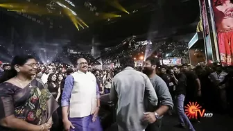 Thalapathy Vijay's Marana Mass Entry at #VarisuAudioLaunch | Sun TV