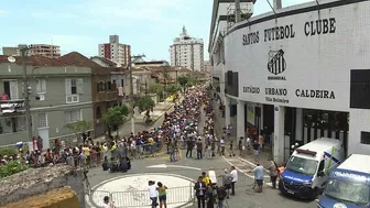 Brazilians stream to Santos to pay tribute to Pele | AFP