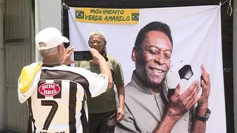 Brazilians stream to Santos to pay tribute to Pele | AFP