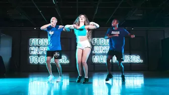 TOMA TAPA - MC JACARÉ | FitDance (Coreografia)