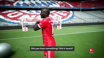 Mané Shoots with American Football | Epic Six Ball Target-Challenge